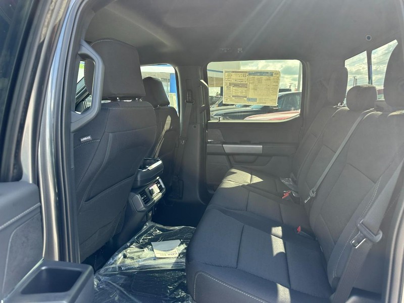 Ford F-150 Vehicle Full-screen Gallery Image 4