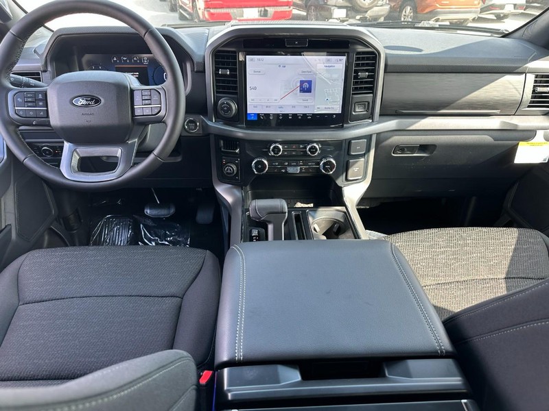 Ford F-150 Vehicle Full-screen Gallery Image 5