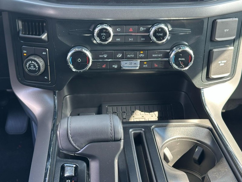 Ford F-150 Vehicle Full-screen Gallery Image 8