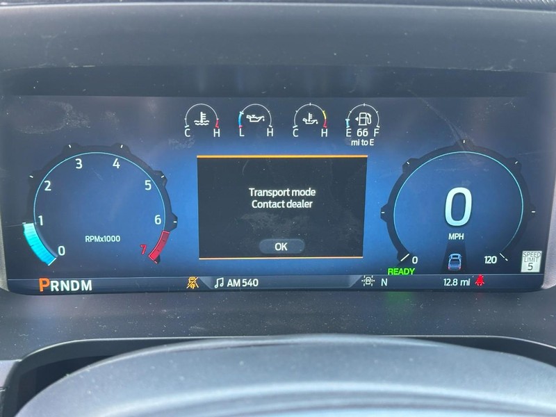 Ford F-150 Vehicle Full-screen Gallery Image 13