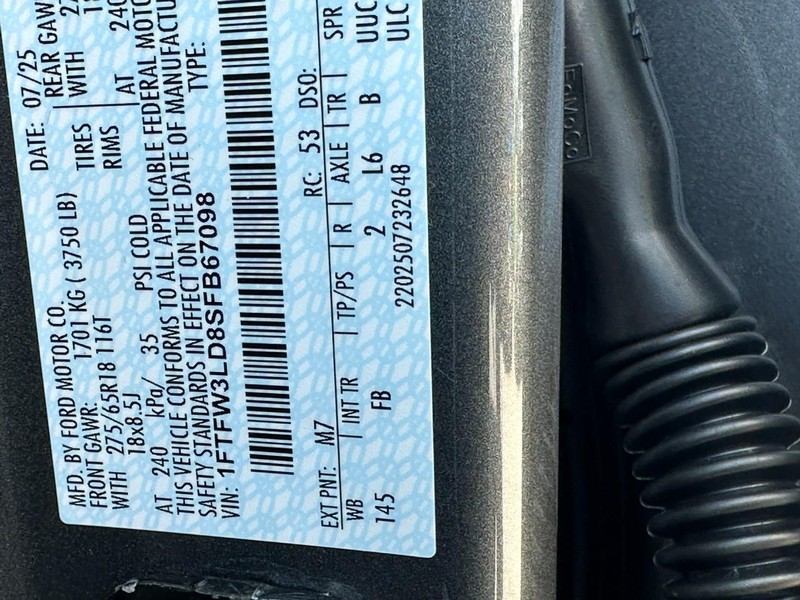 Ford F-150 Vehicle Full-screen Gallery Image 17