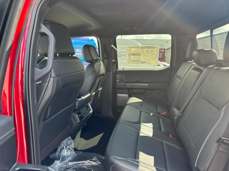 Ford F-150 Vehicle Full-screen Gallery Image 4