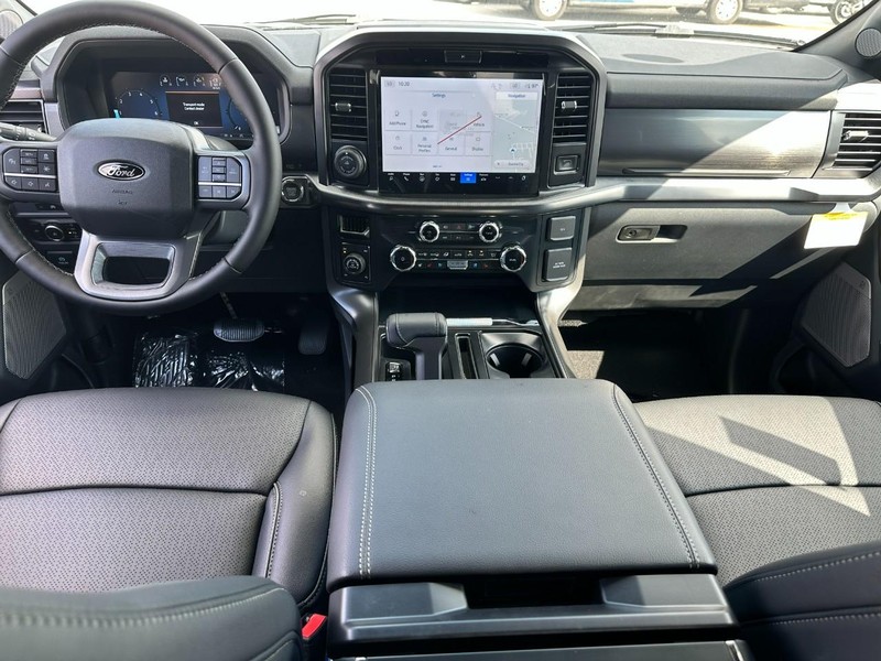 Ford F-150 Vehicle Full-screen Gallery Image 5