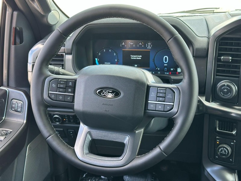 Ford F-150 Vehicle Full-screen Gallery Image 6