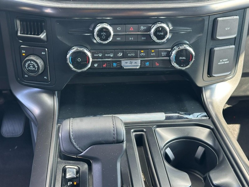 Ford F-150 Vehicle Full-screen Gallery Image 8