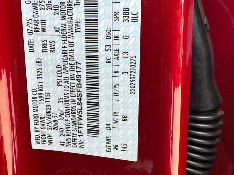 Ford F-150 Vehicle Full-screen Gallery Image 18