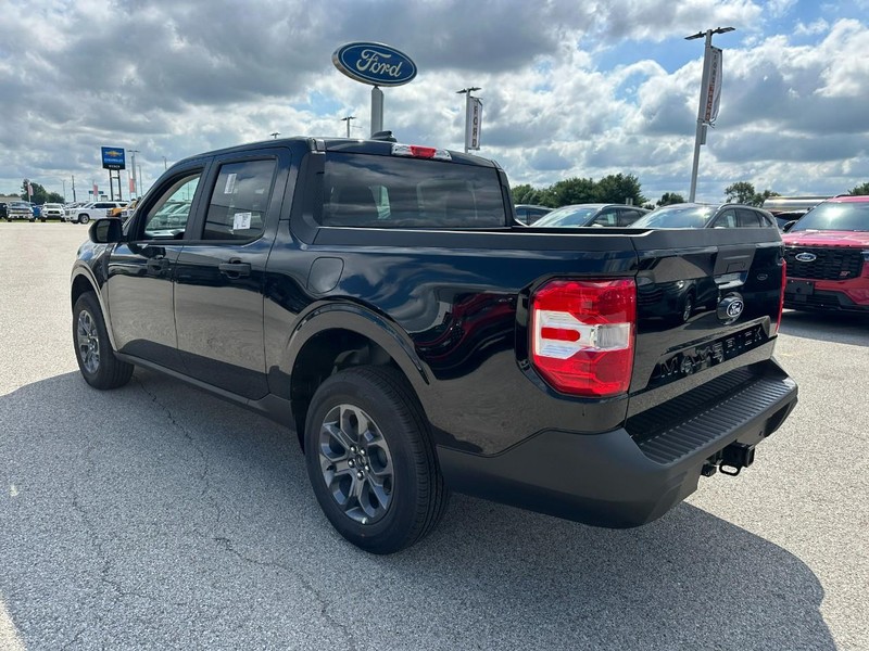 Ford Maverick Vehicle Full-screen Gallery Image 3