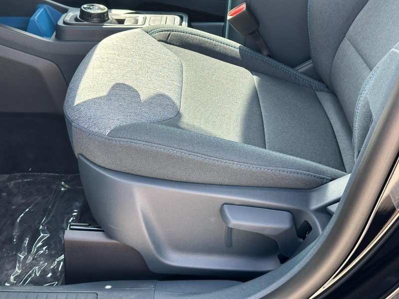 Ford Maverick Vehicle Full-screen Gallery Image 10