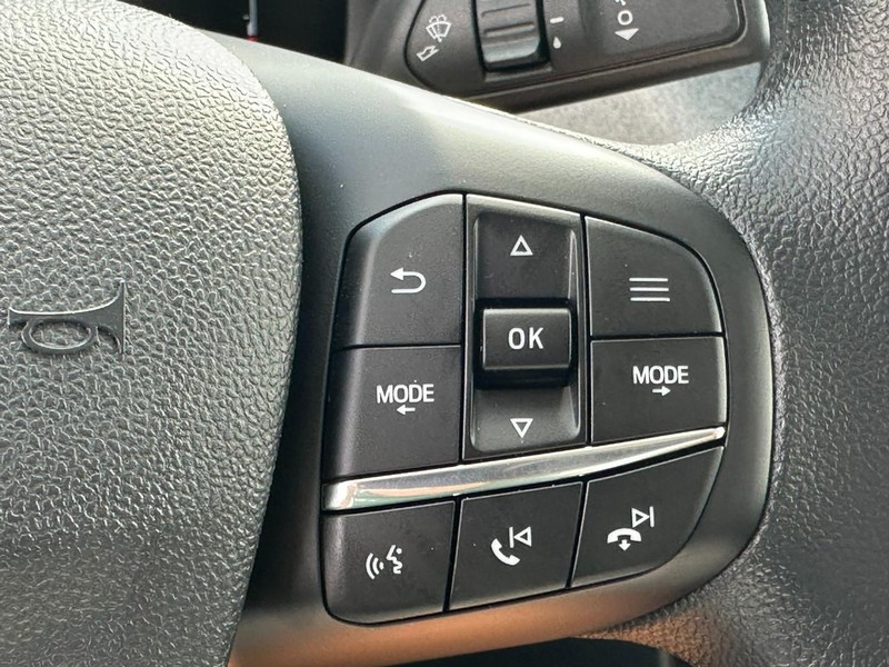 Ford Maverick Vehicle Full-screen Gallery Image 12