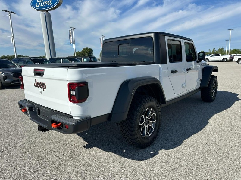 Jeep Gladiator Vehicle Full-screen Gallery Image 6