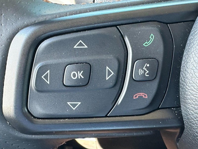 Jeep Gladiator Vehicle Full-screen Gallery Image 18