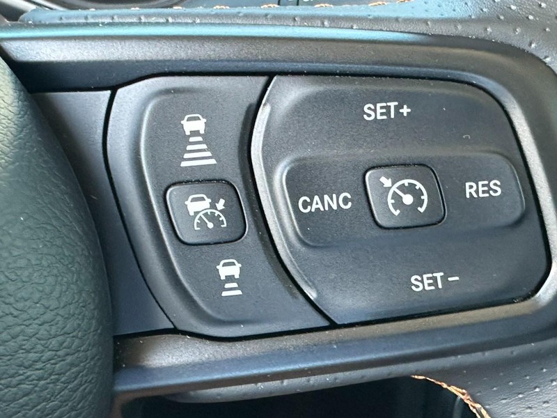 Jeep Gladiator Vehicle Full-screen Gallery Image 19