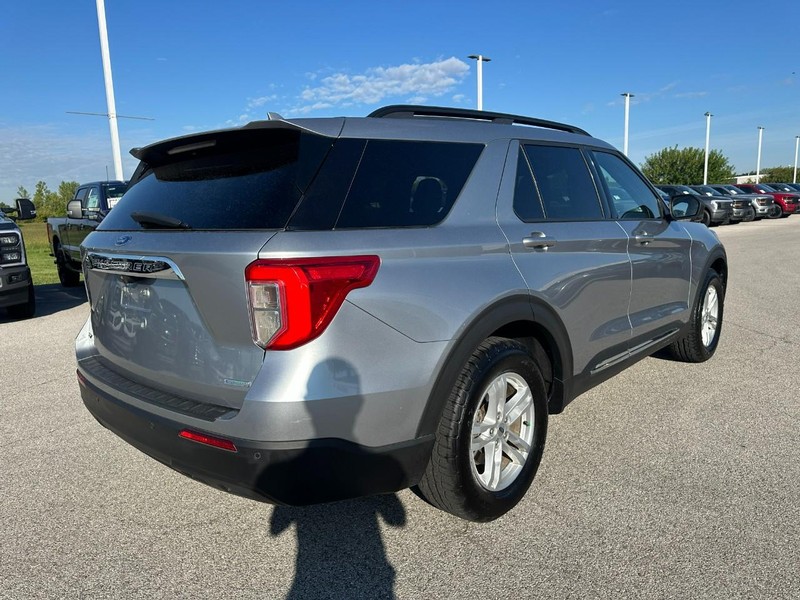 Ford Explorer Vehicle Full-screen Gallery Image 7