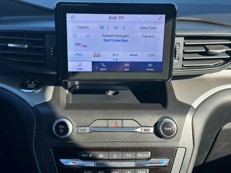 Ford Explorer Vehicle Full-screen Gallery Image 13