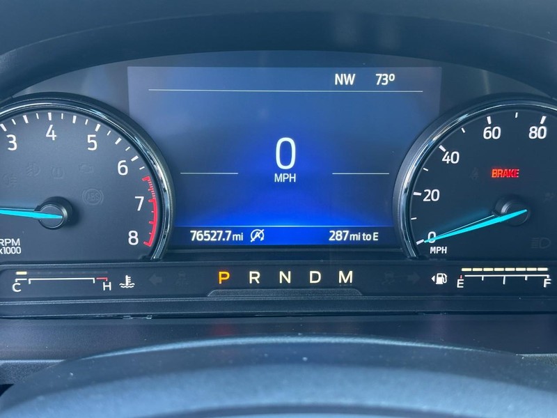 Ford Explorer Vehicle Full-screen Gallery Image 20