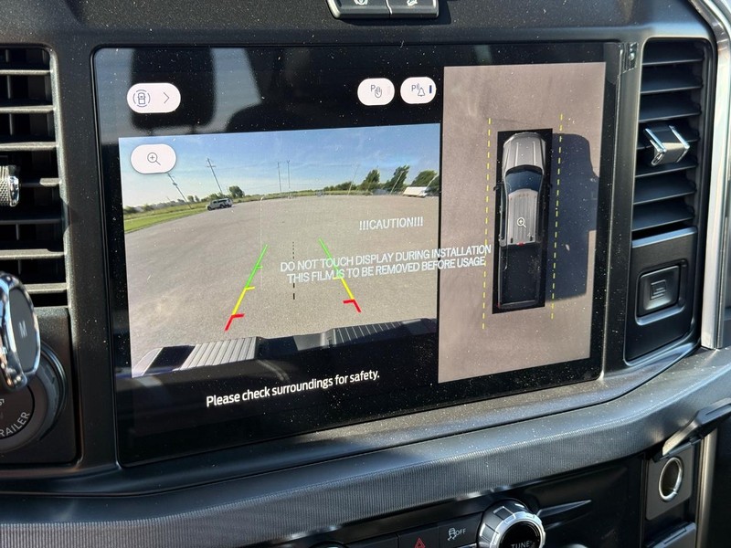 Ford Super Duty F-350 SRW Vehicle Full-screen Gallery Image 14