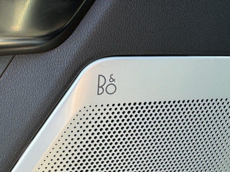 Ford Super Duty F-350 SRW Vehicle Full-screen Gallery Image 19