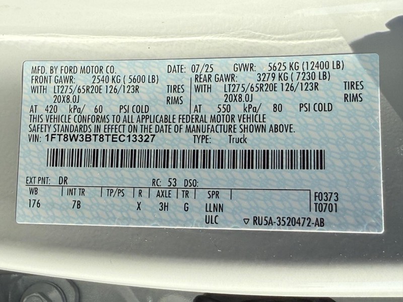 Ford Super Duty F-350 SRW Vehicle Full-screen Gallery Image 22