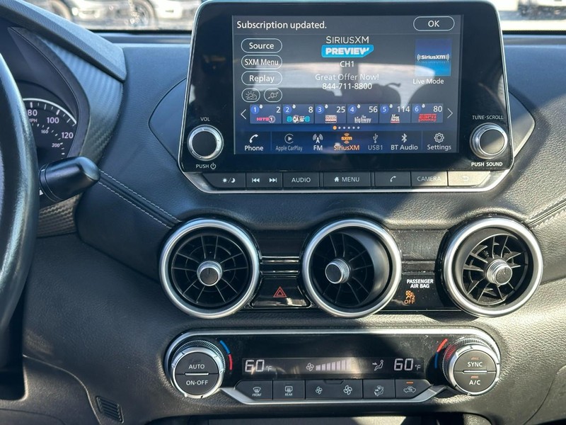 Nissan Sentra Vehicle Full-screen Gallery Image 13