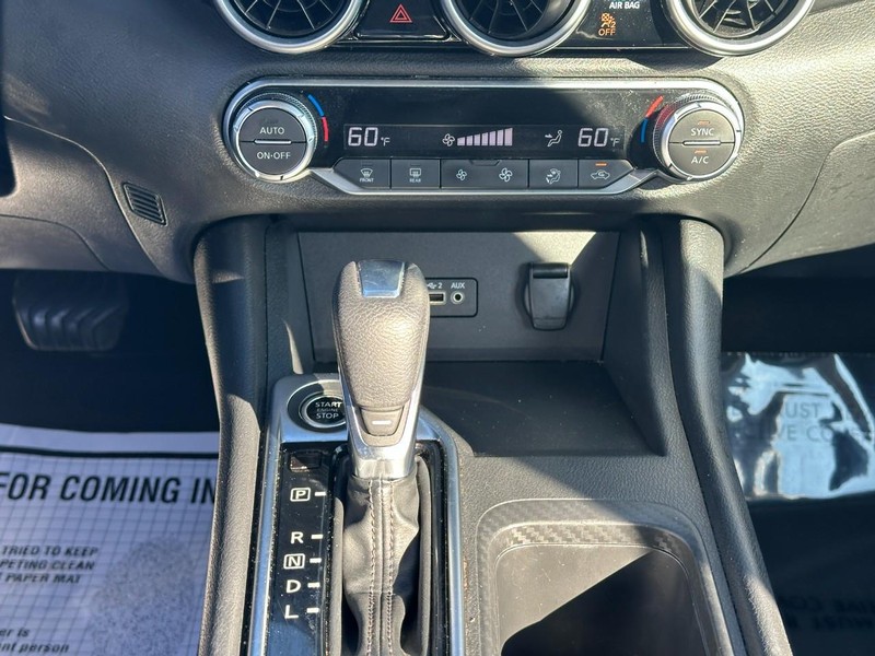 Nissan Sentra Vehicle Full-screen Gallery Image 14