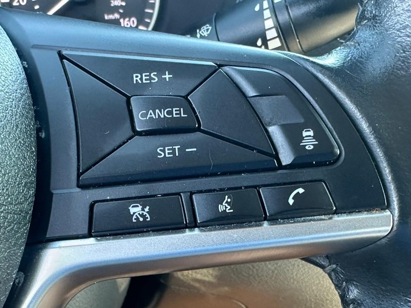 Nissan Sentra Vehicle Full-screen Gallery Image 19