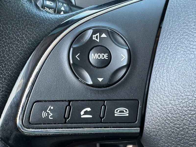 Mitsubishi Outlander Vehicle Full-screen Gallery Image 18