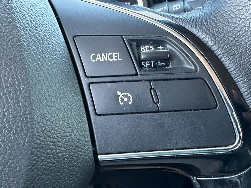 Mitsubishi Outlander Vehicle Full-screen Gallery Image 19