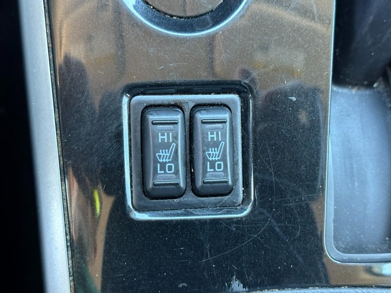 Mitsubishi Outlander Vehicle Full-screen Gallery Image 21