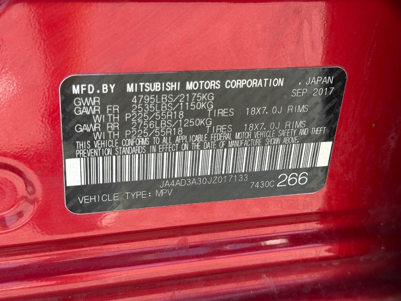 Mitsubishi Outlander Vehicle Full-screen Gallery Image 23