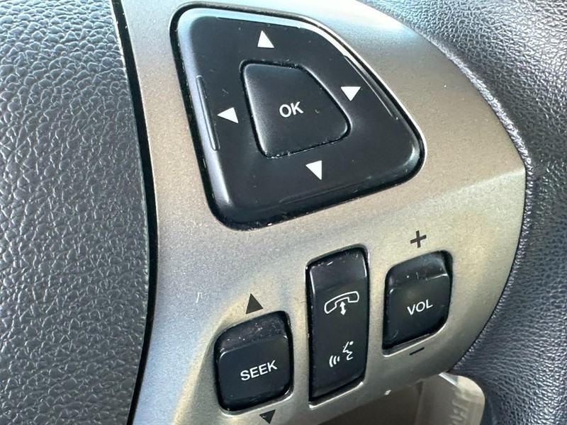 Ford Taurus Vehicle Full-screen Gallery Image 18