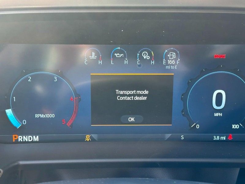 Ford Super Duty F-250 SRW Vehicle Full-screen Gallery Image 14