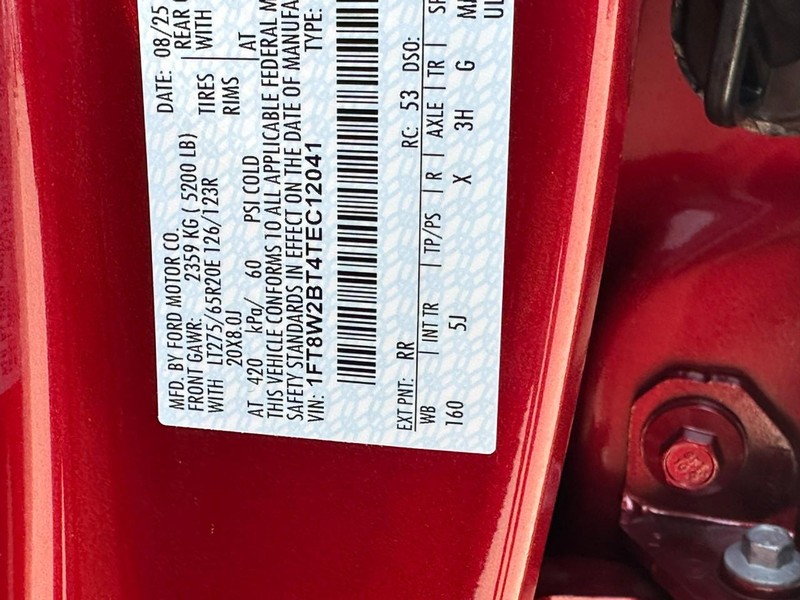 Ford Super Duty F-250 SRW Vehicle Full-screen Gallery Image 18