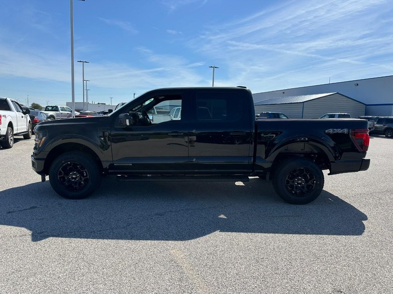 Ford F-150 Vehicle Full-screen Gallery Image 2