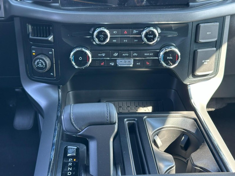 Ford F-150 Vehicle Full-screen Gallery Image 8