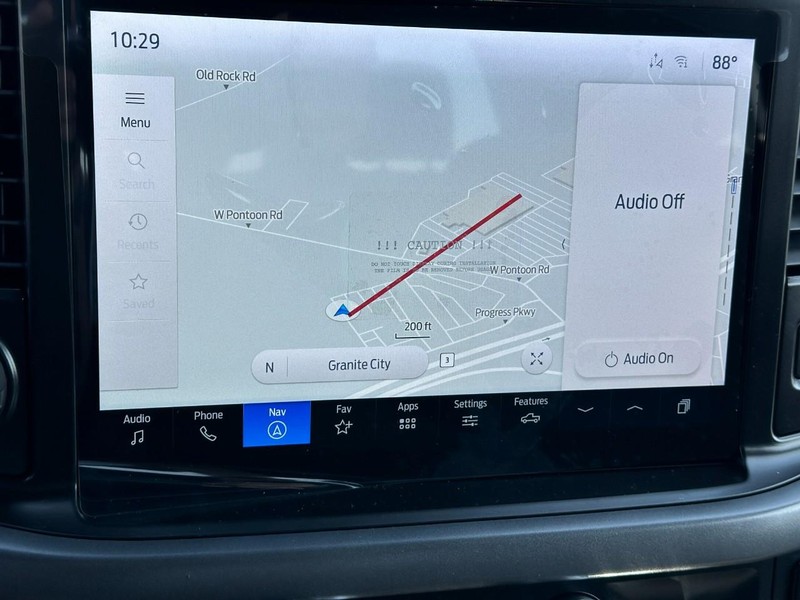 Ford F-150 Vehicle Full-screen Gallery Image 15