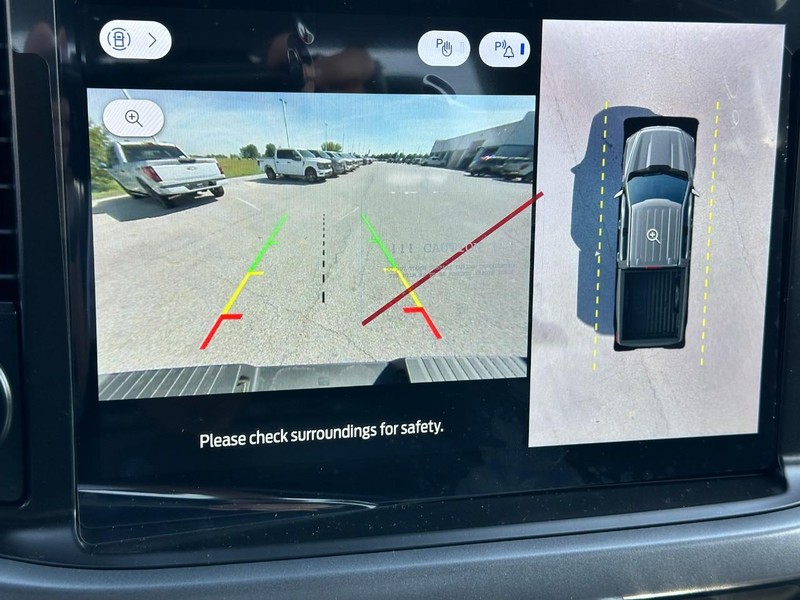 Ford F-150 Vehicle Full-screen Gallery Image 16