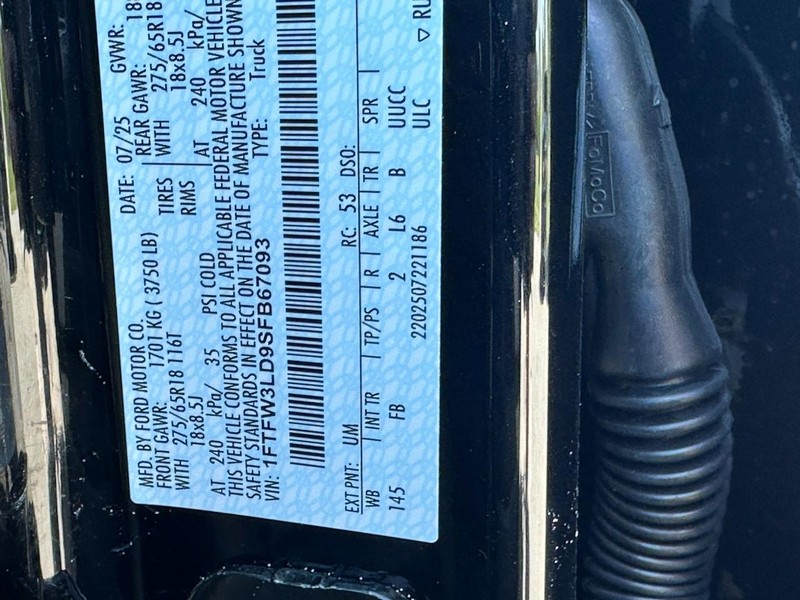 Ford F-150 Vehicle Full-screen Gallery Image 17