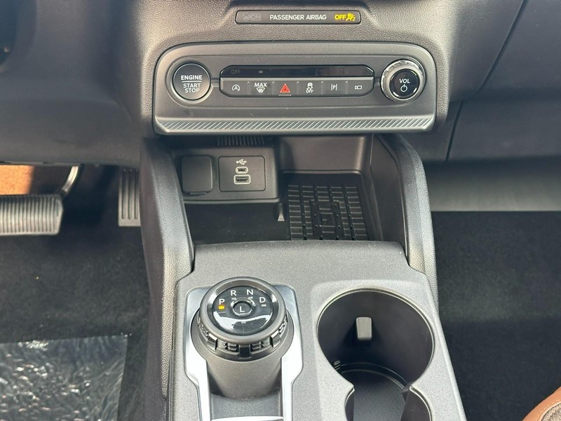 Ford Bronco Sport Vehicle Full-screen Gallery Image 8