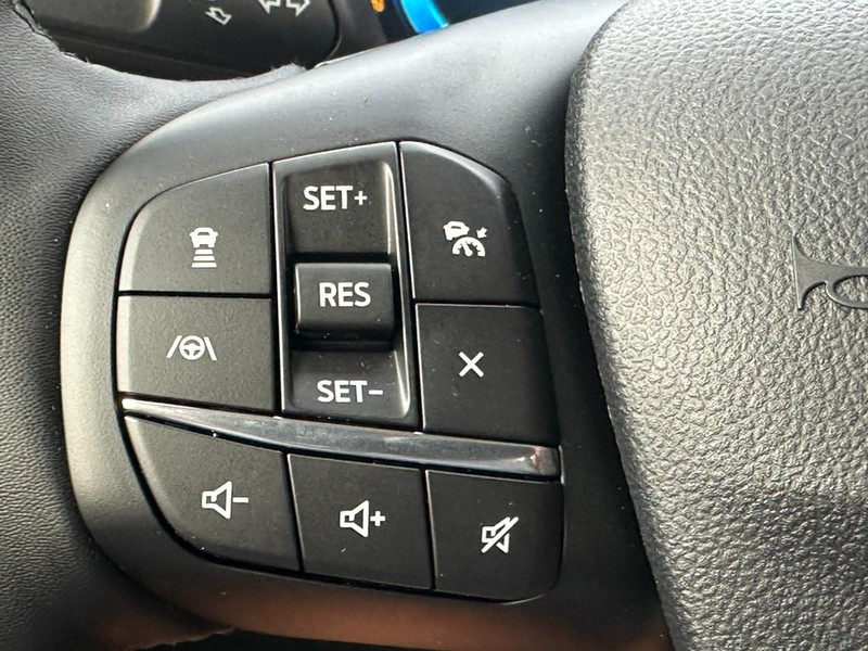 Ford Bronco Sport Vehicle Full-screen Gallery Image 12