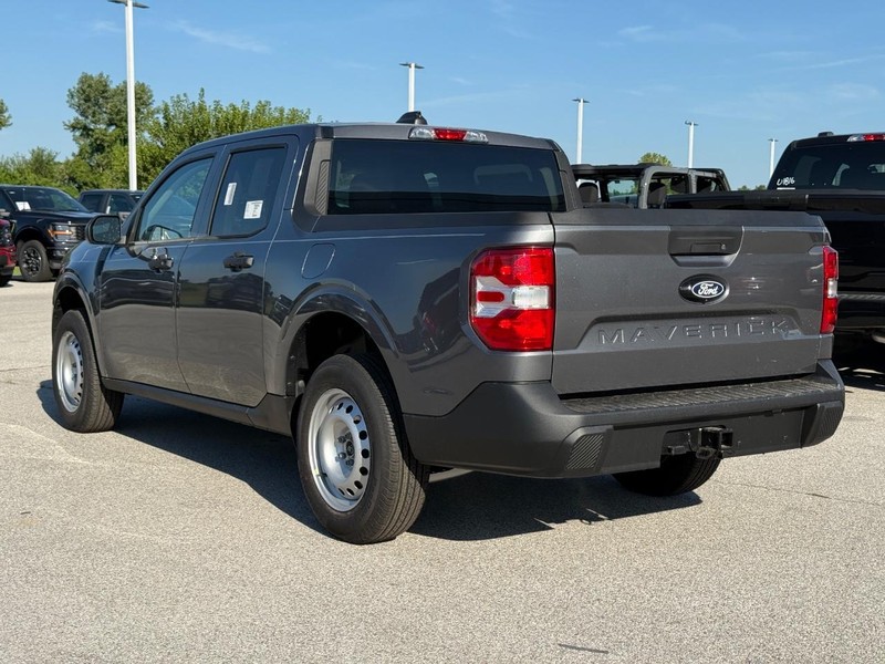 Ford Maverick Vehicle Full-screen Gallery Image 3