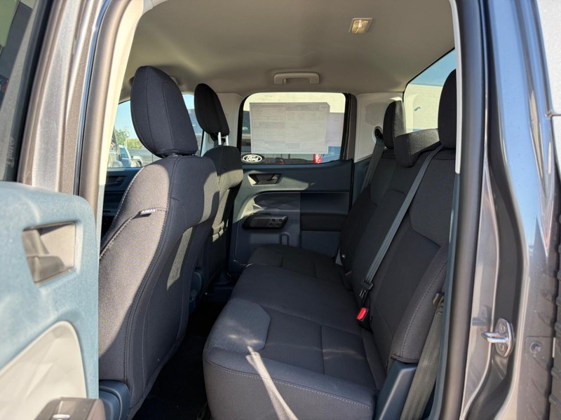 Ford Maverick Vehicle Full-screen Gallery Image 5