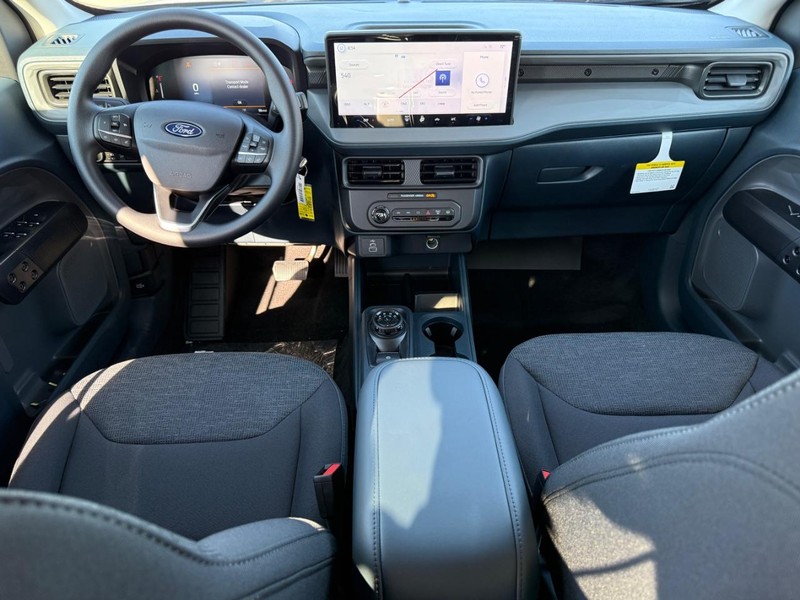 Ford Maverick Vehicle Full-screen Gallery Image 6