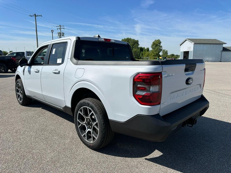 Ford Maverick Vehicle Full-screen Gallery Image 3