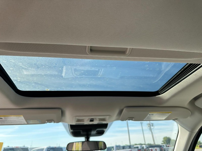 Ford Maverick Vehicle Full-screen Gallery Image 5