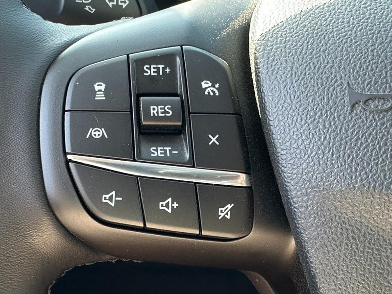 Ford Maverick Vehicle Full-screen Gallery Image 12