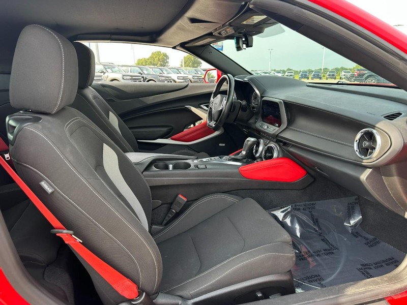 Chevrolet Camaro Vehicle Full-screen Gallery Image 10