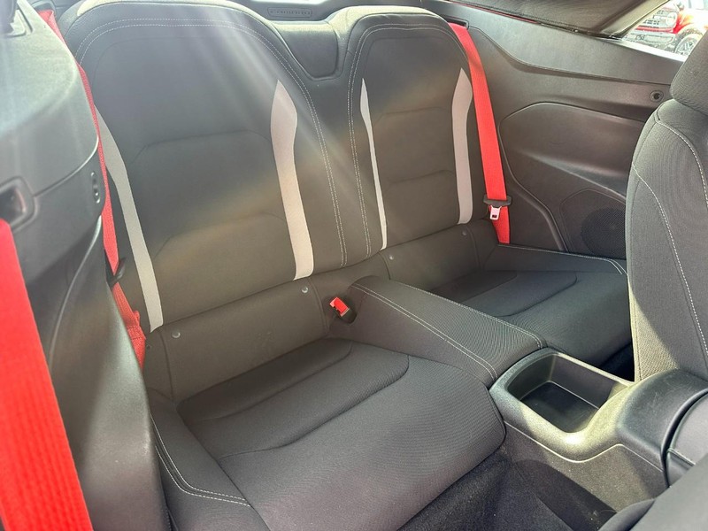 Chevrolet Camaro Vehicle Full-screen Gallery Image 11