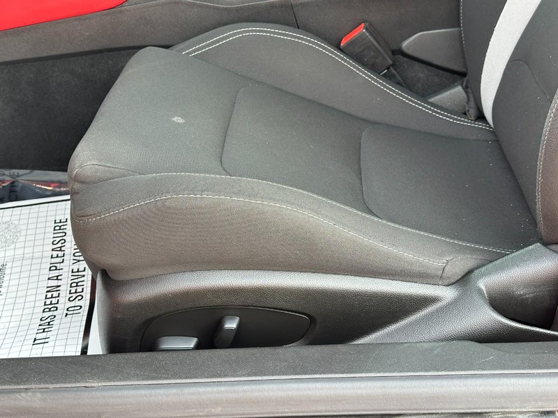 Chevrolet Camaro Vehicle Full-screen Gallery Image 15