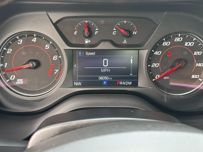 Chevrolet Camaro Vehicle Full-screen Gallery Image 18