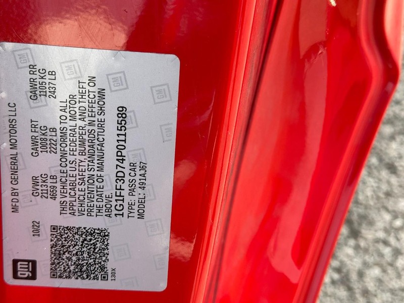 Chevrolet Camaro Vehicle Full-screen Gallery Image 22